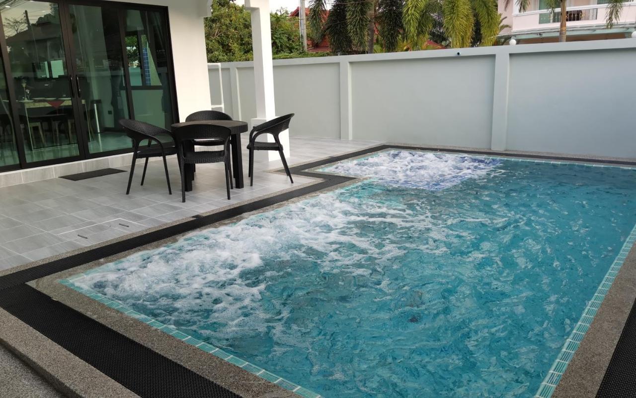 Private Pool Villa With Jacuzzi At Royal Park Village - Walk To The Beach - 6 People - Max 3 Males (Adults Only) Jomtien Beach Buitenkant foto