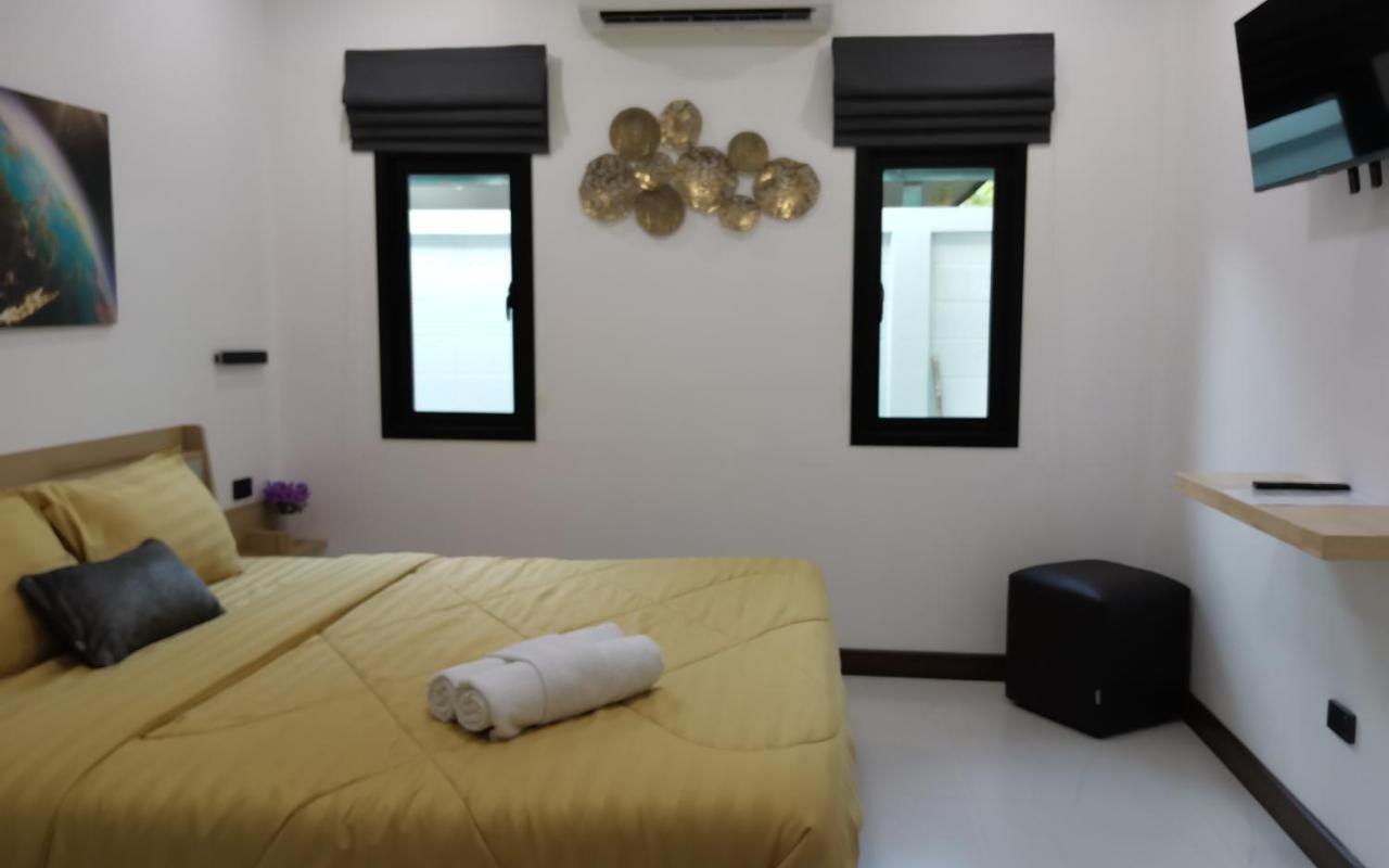 Private Pool Villa With Jacuzzi At Royal Park Village - Walk To The Beach - 6 People - Max 3 Males (Adults Only) Jomtien Beach Buitenkant foto